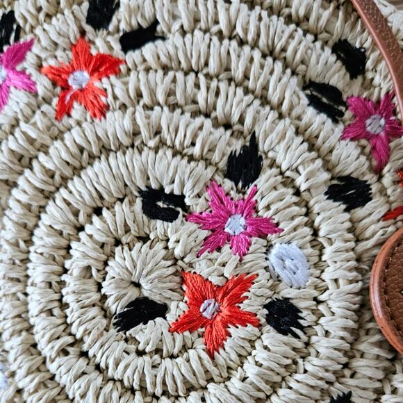 C. Wonder Small Round Crossbody Raina Bag Natural Straw - Picture 2 of 6